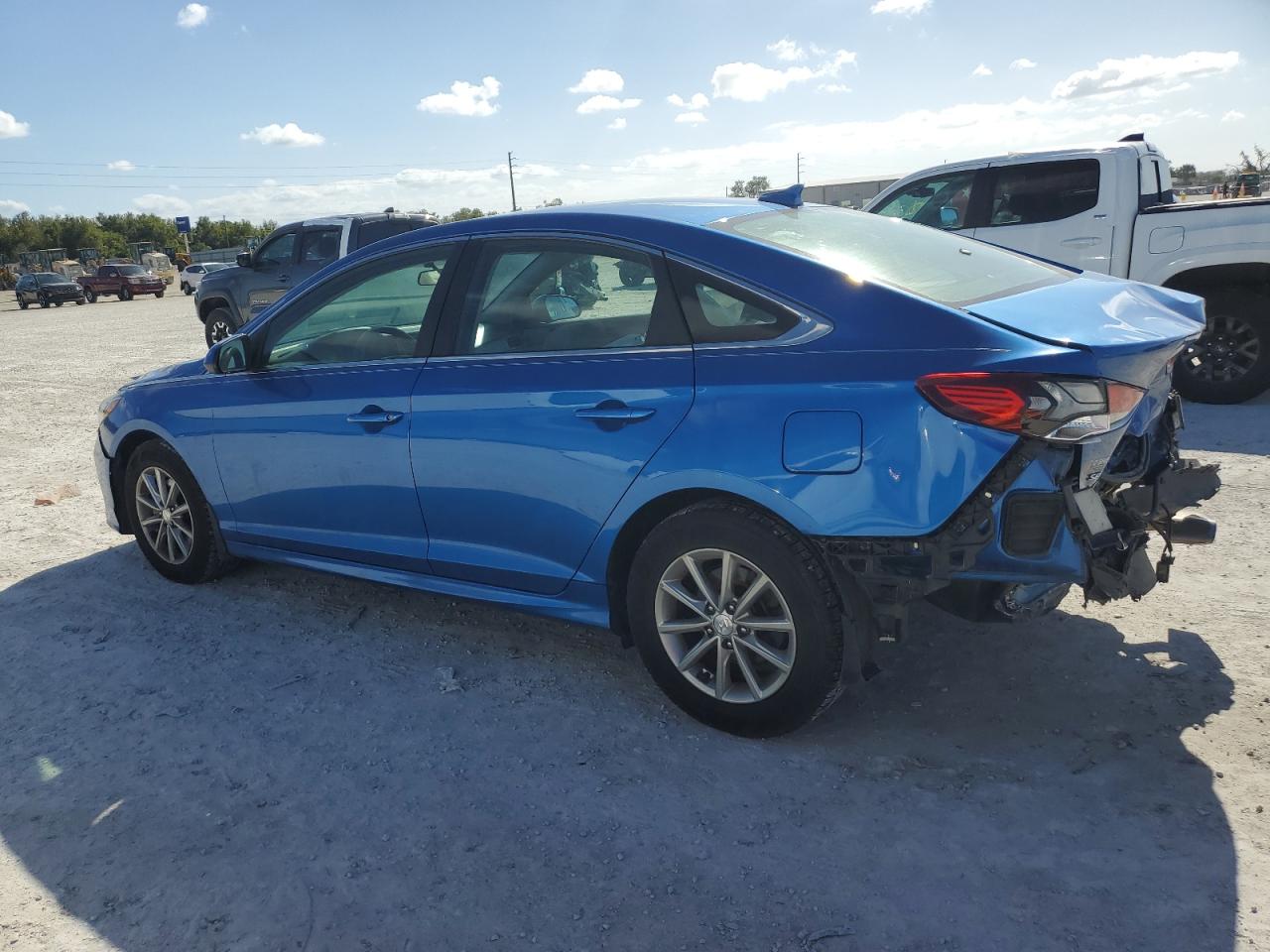 VIN 5NPE24AF0KH739059 2019 HYUNDAI SONATA no.2