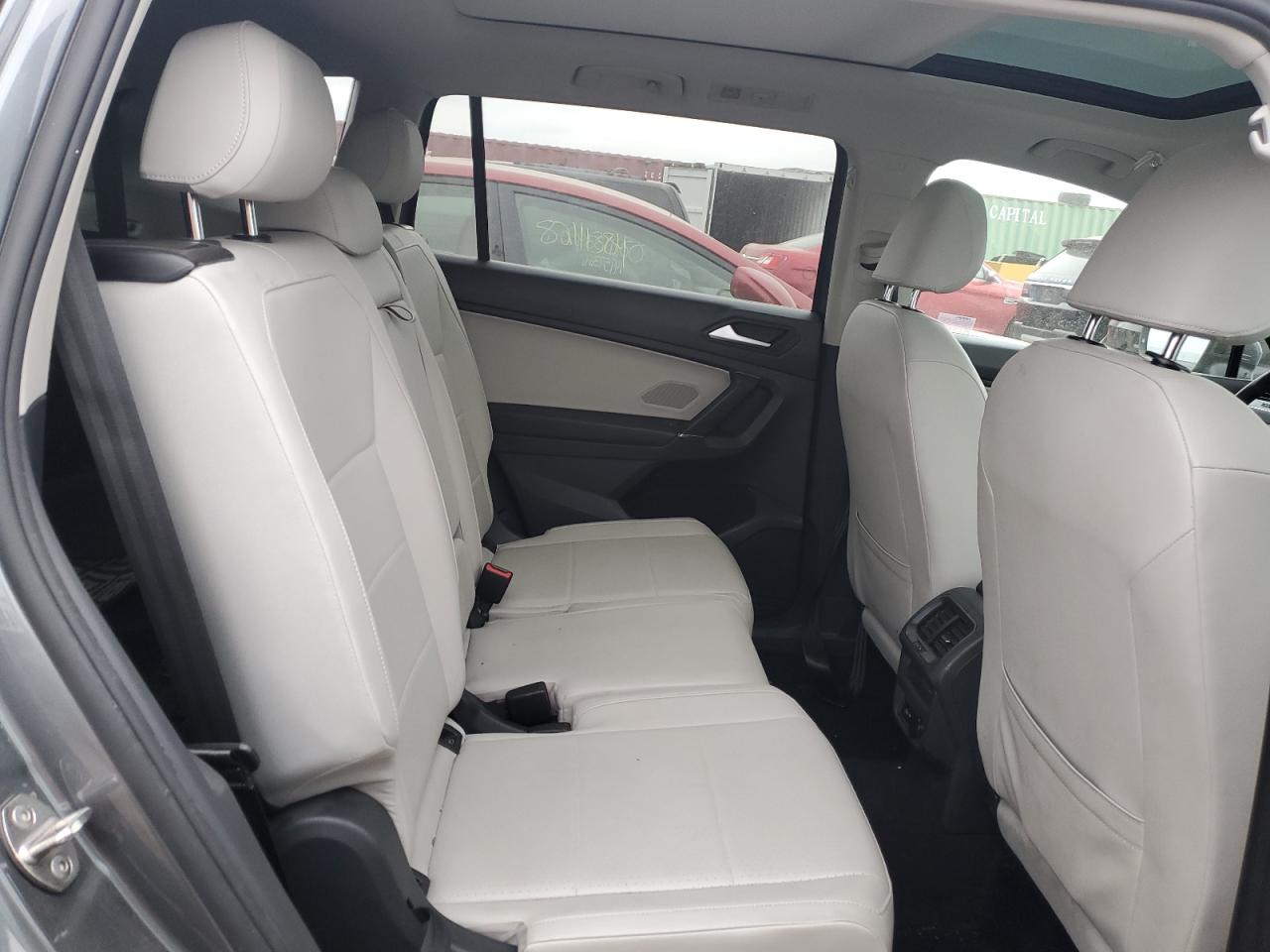 2020 Volkswagen Tiguan - Image 10