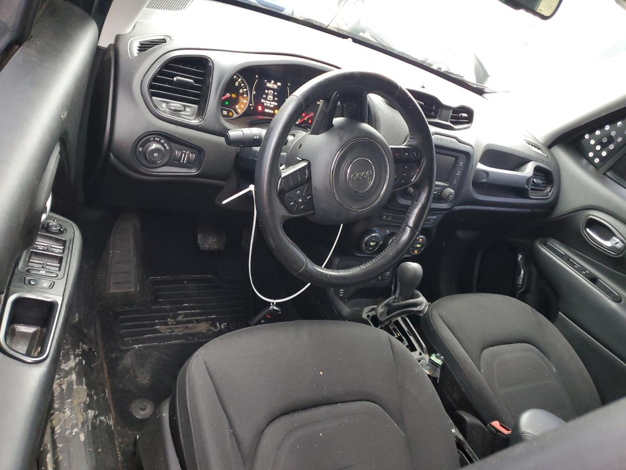 2016 Jeep Renegade - Image 8