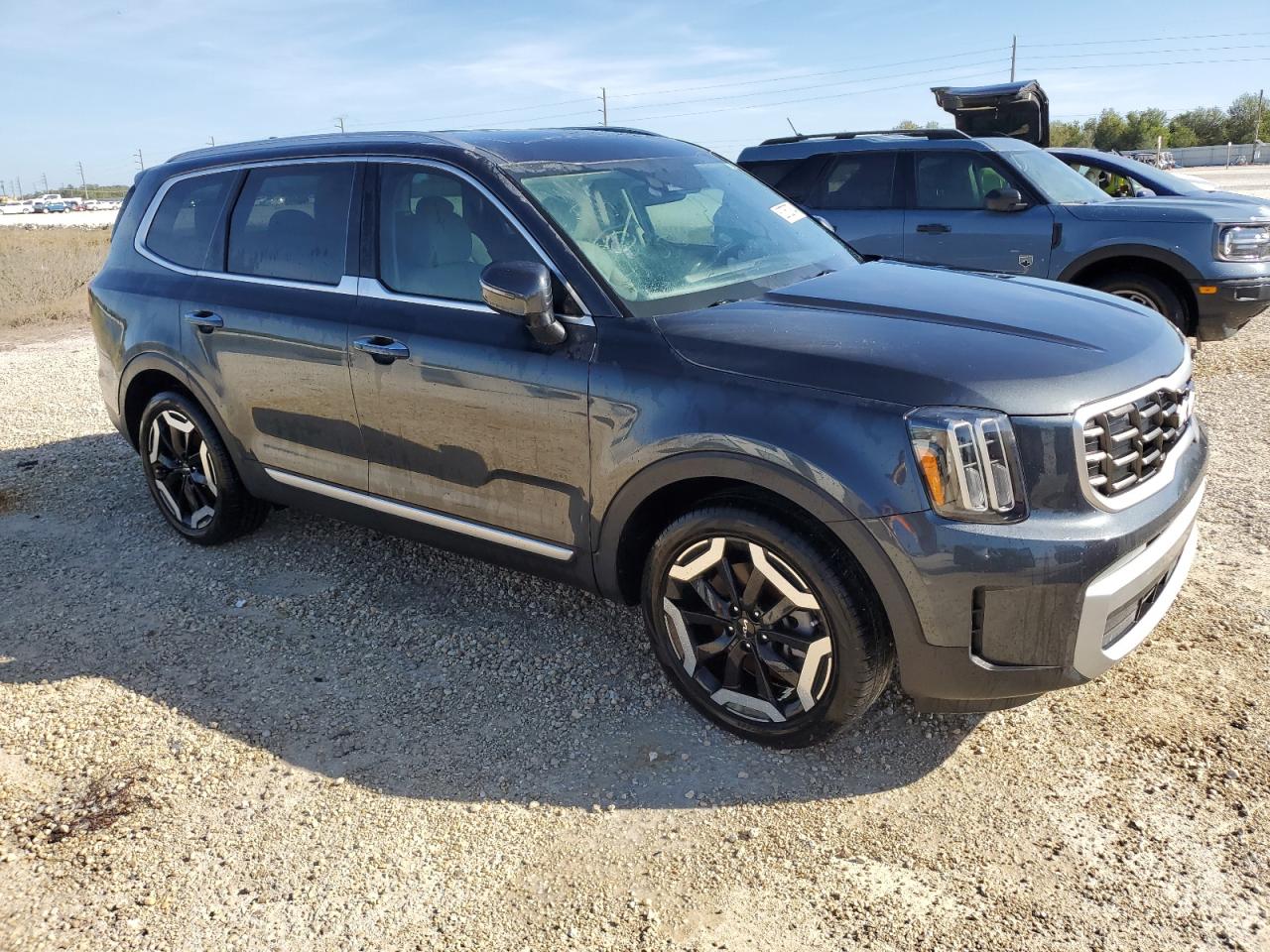 VIN 5XYP6DGC1PG383780 2023 KIA TELLURIDE no.4