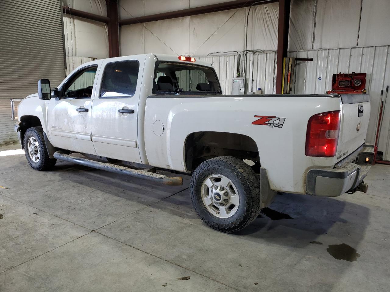2014 Chevrolet Silverado - Image 2