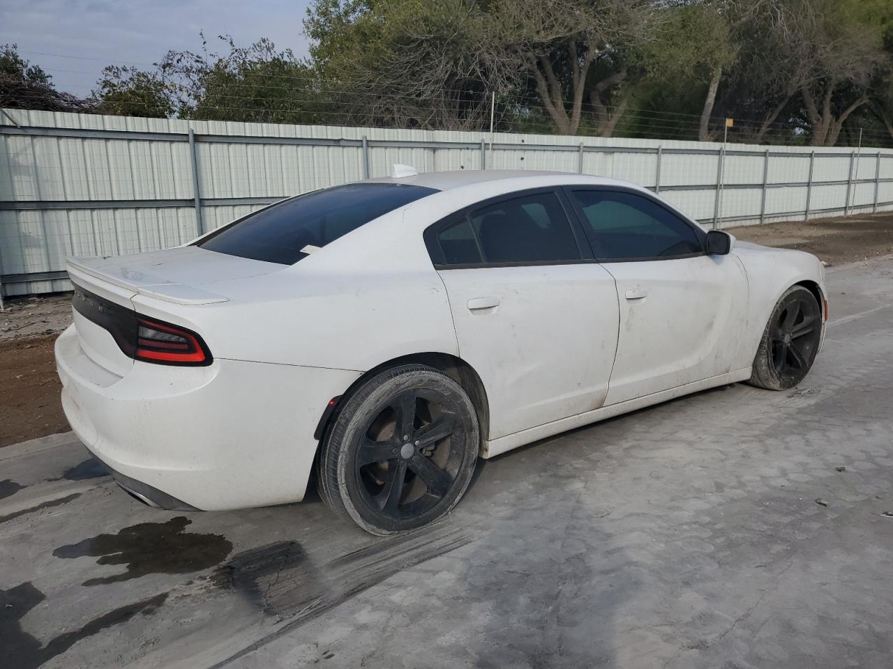 2016 Dodge Charger - Image 3