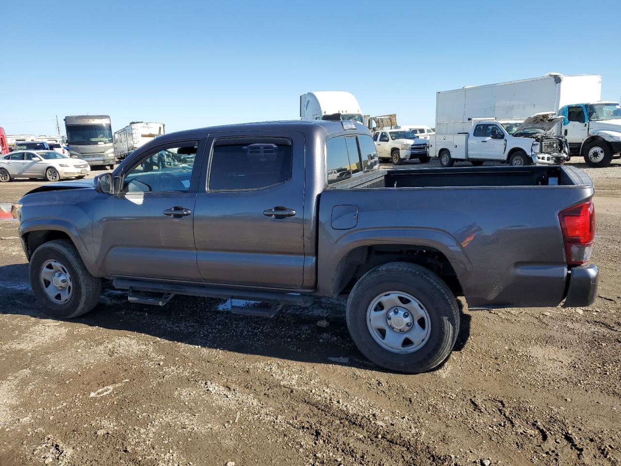 VIN 5TFAX5GN5JX111599 2018 TOYOTA TACOMA no.2