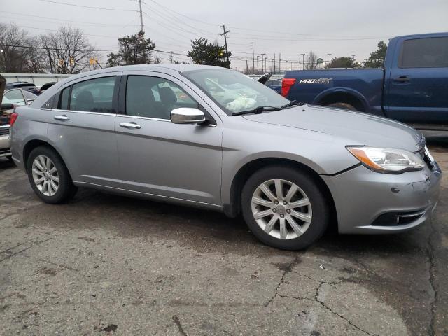  CHRYSLER 200 2014 Srebrny