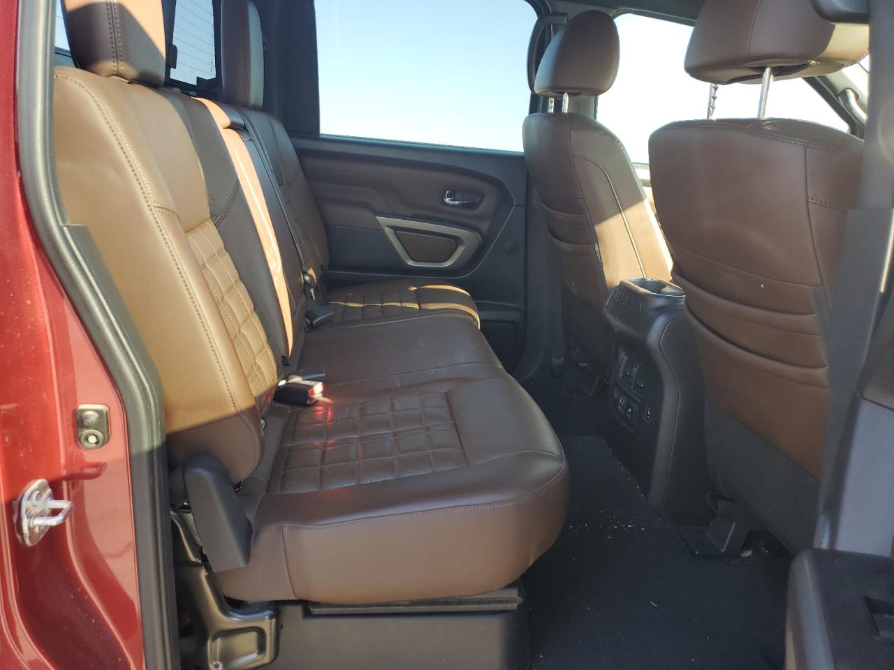 2020 Nissan Titan - Image 10