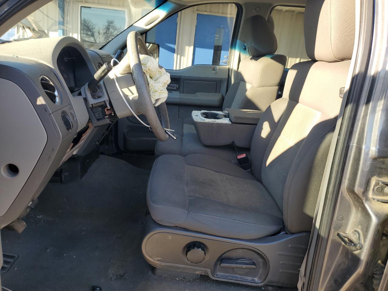 2004 Ford F-150 - Image 7