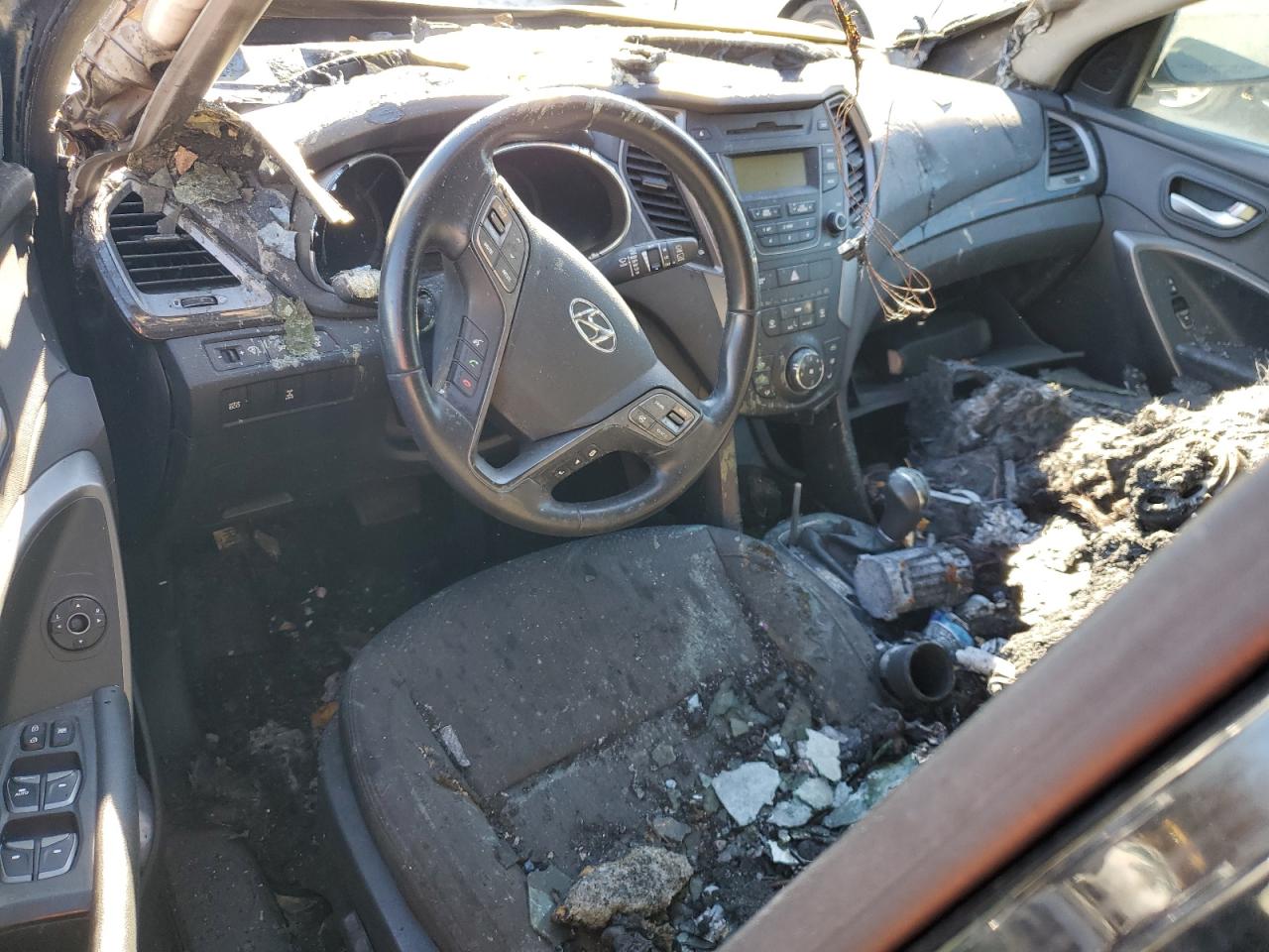 2013 Hyundai Santa Fe - Image 8