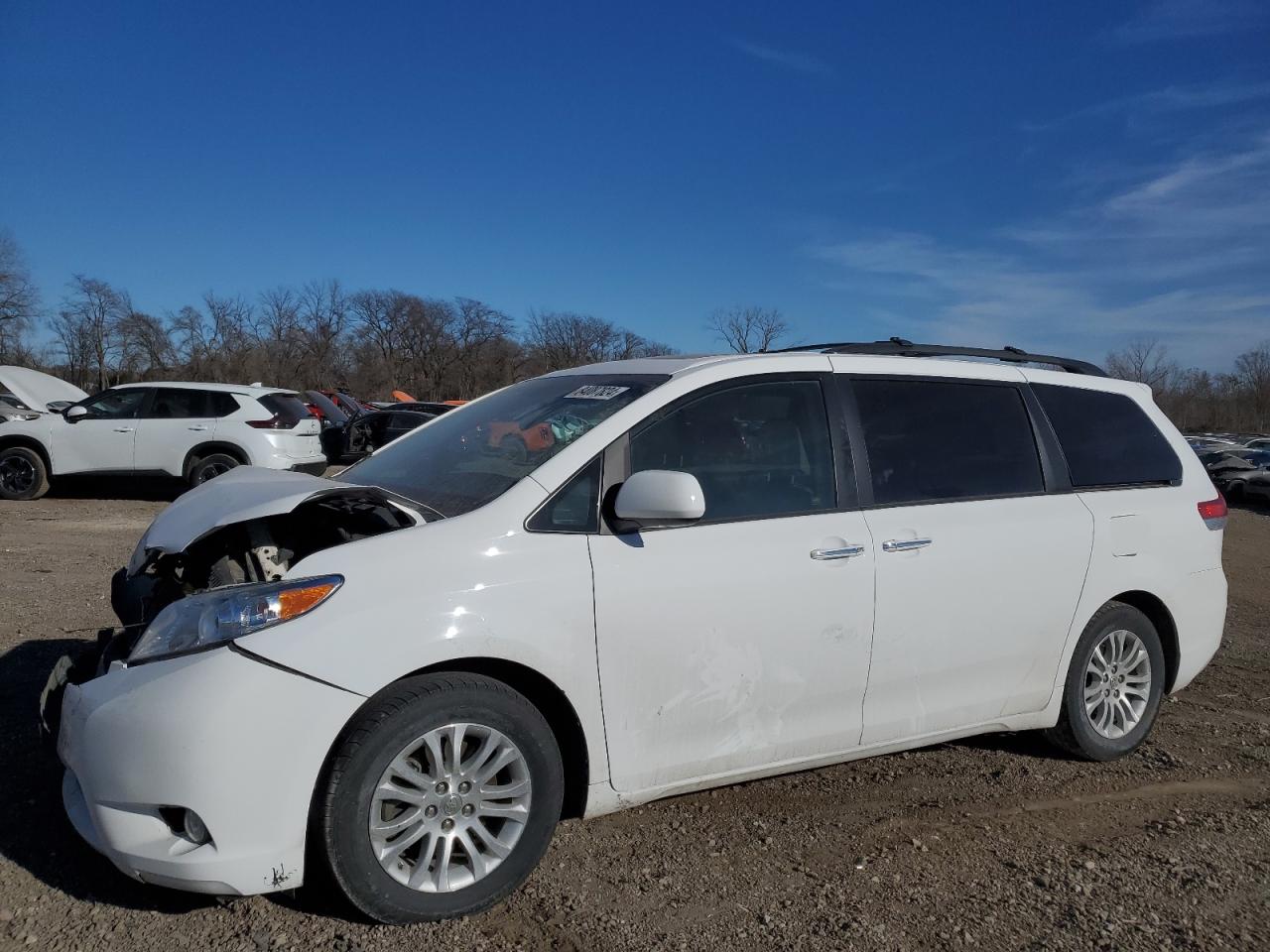 VIN 5TDYK3DC4ES465937 2014 TOYOTA All Models no.1