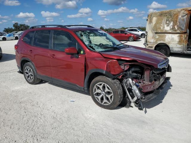  SUBARU FORESTER 2021 Красный