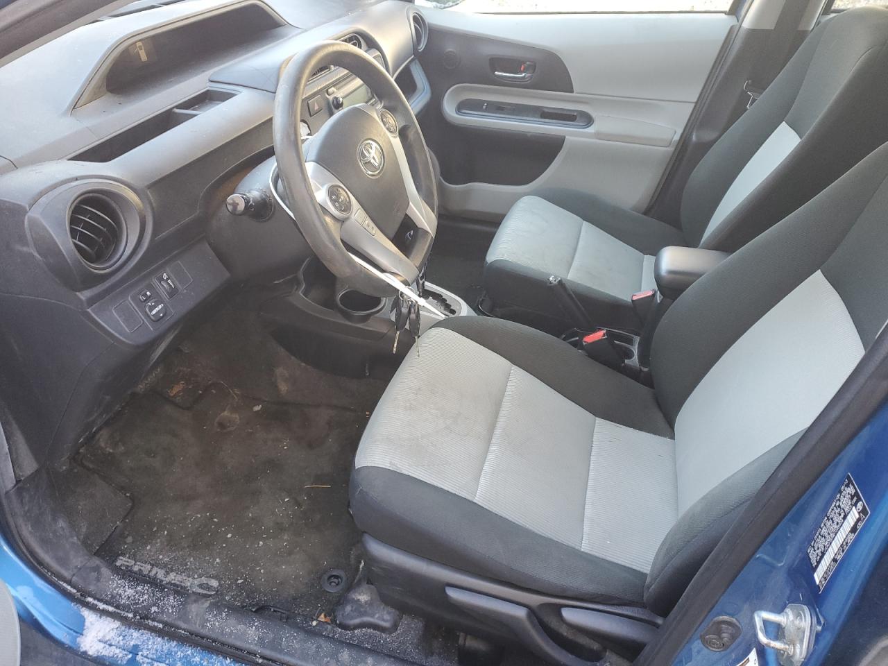 2013 Toyota Prius - Image 7