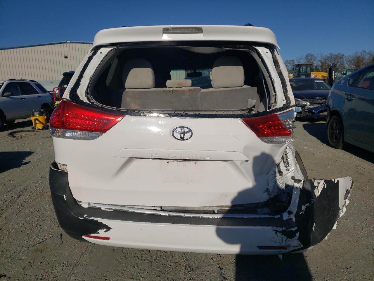 2014 Toyota Sienna - Image 6