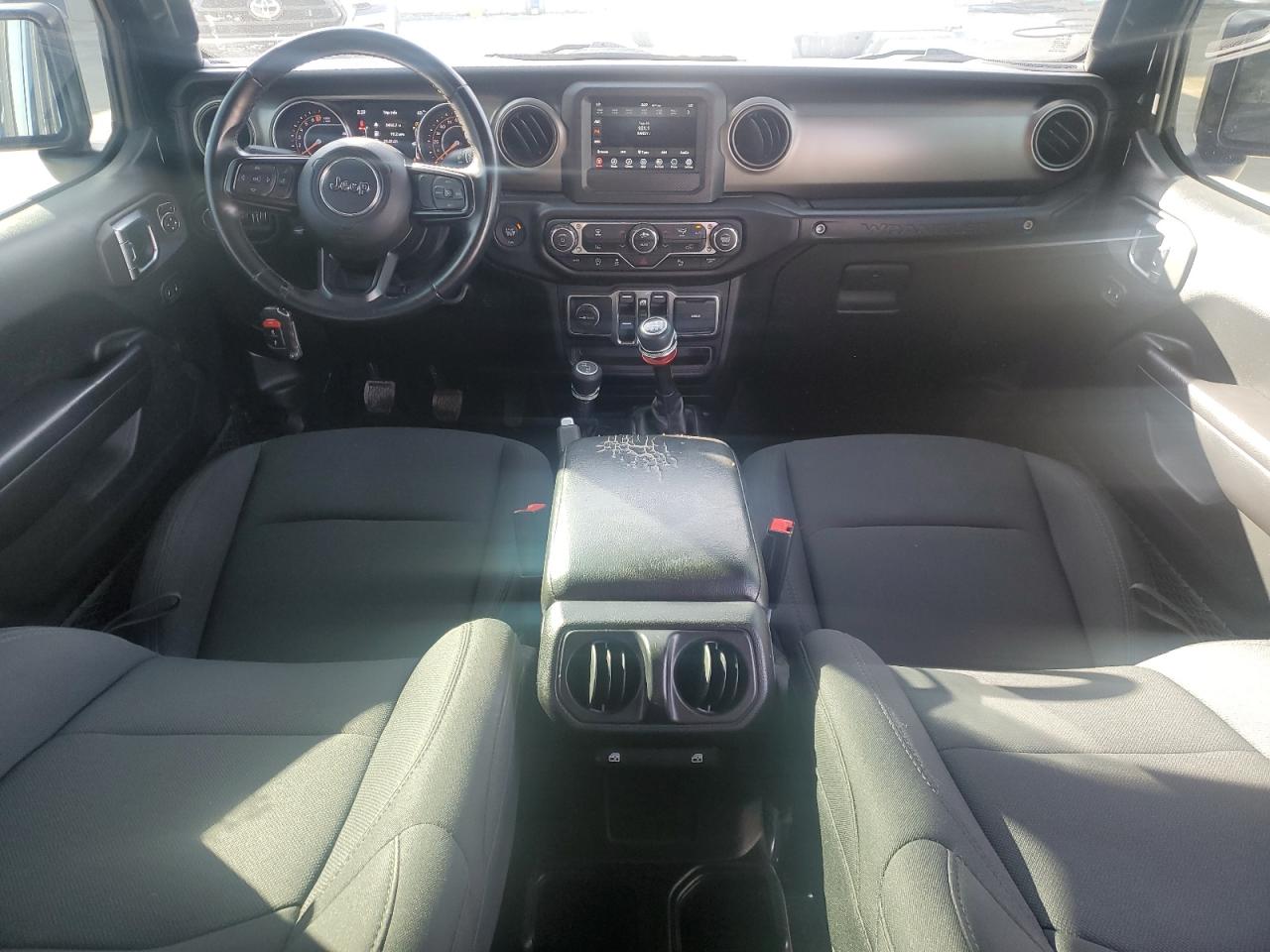 2021 Jeep Wrangler Unlimited Sport VIN: 1C4HJXDG8MW565924 Lot: 83408614