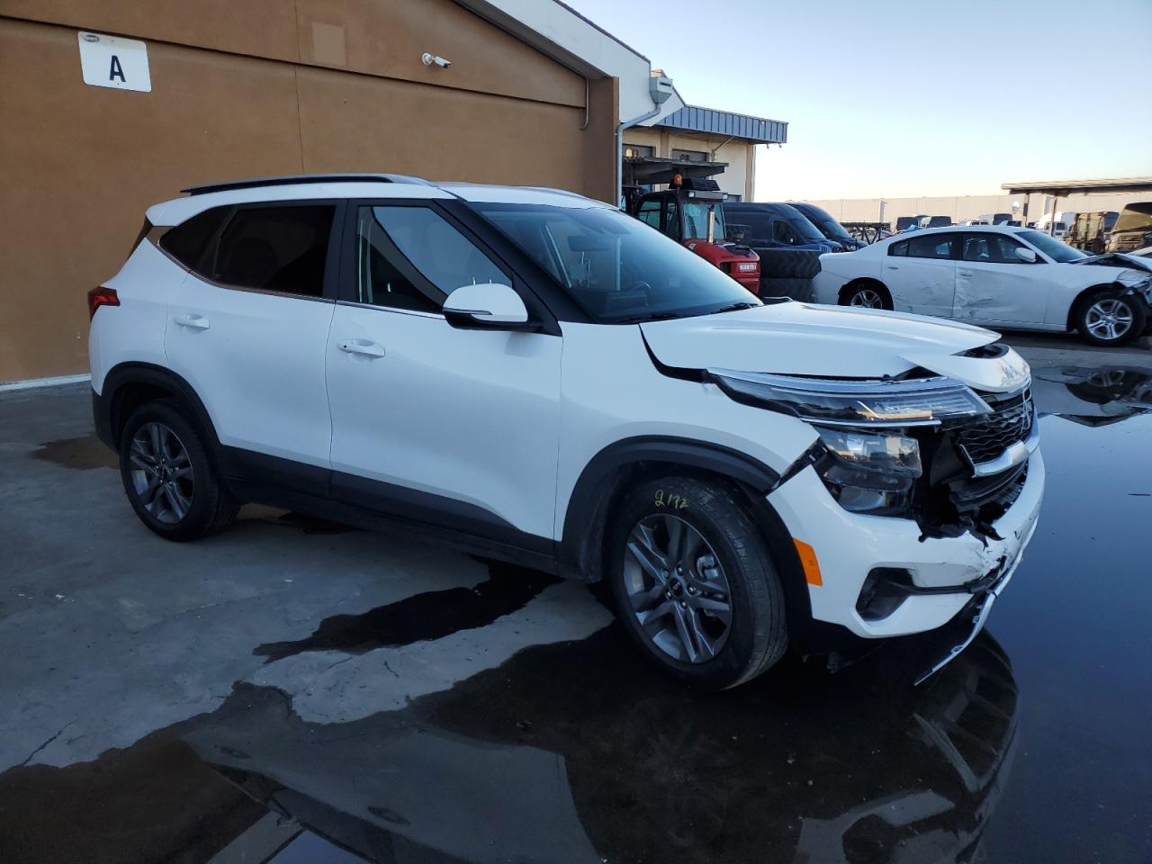2023 Kia Seltos - Image 4