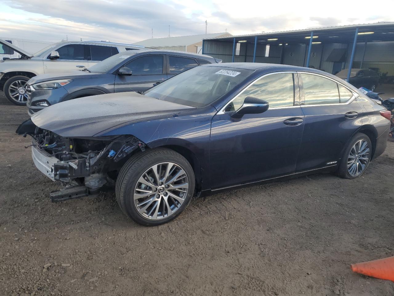 JTHB21B10K2033505 2019 LEXUS ES - Image 1