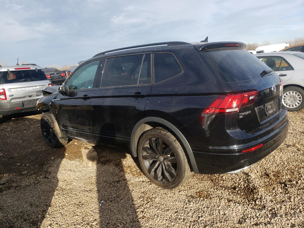 2021 Volkswagen Tiguan - Image 2