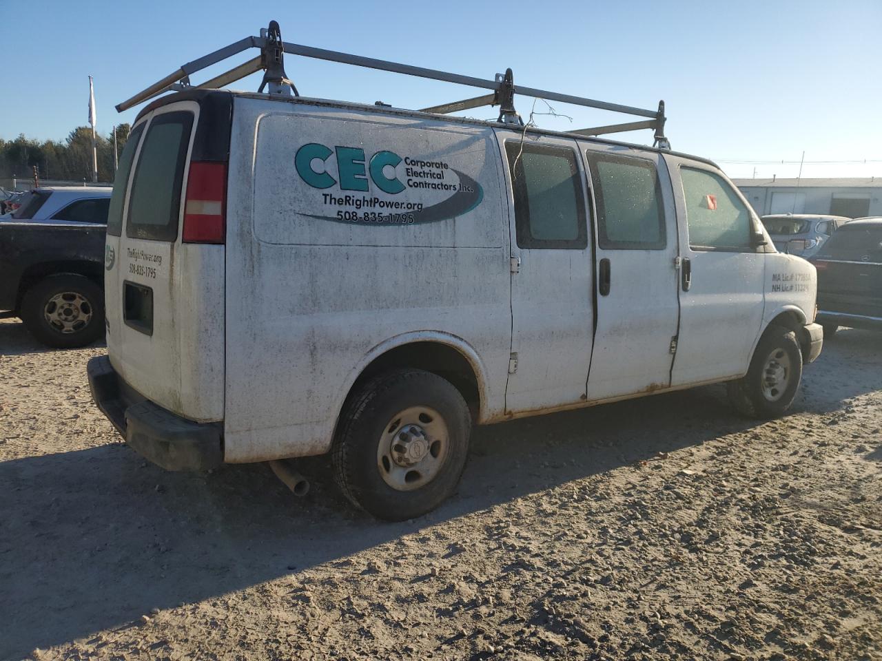 2011 Chevrolet Express - Image 3
