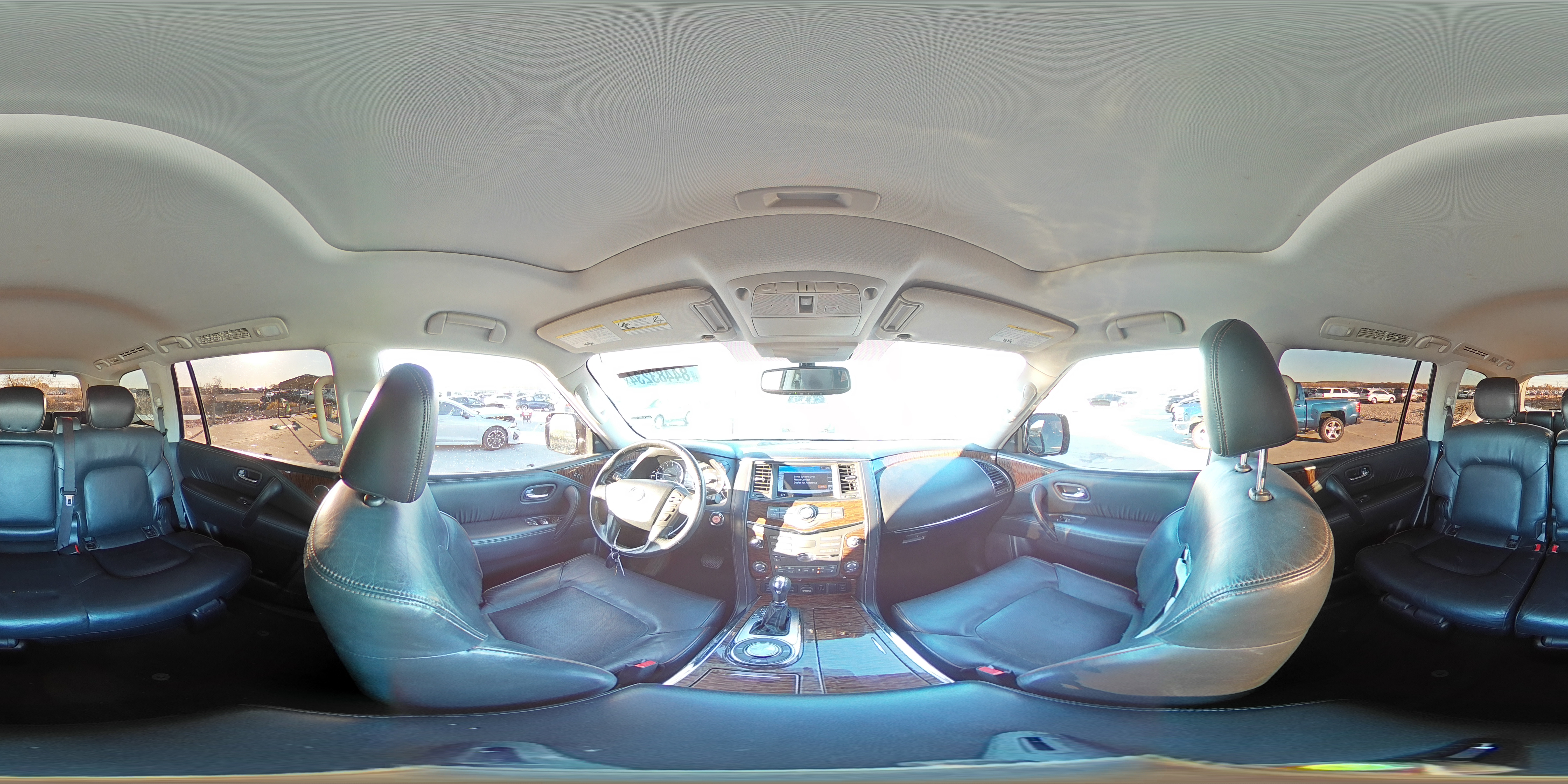 2019 Nissan Armada - Image 16