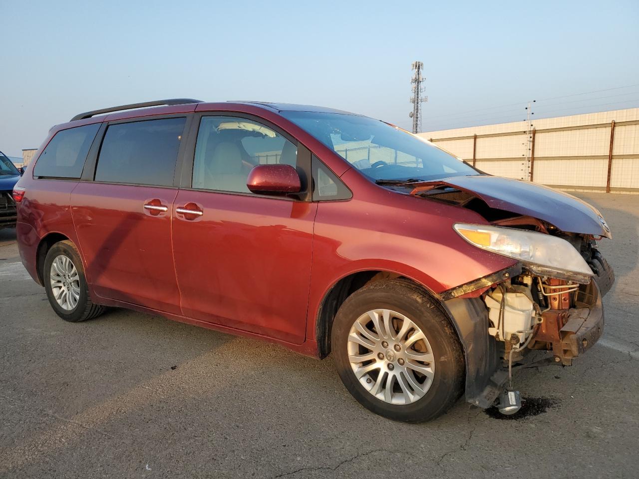 2017 Toyota Sienna - Image 4