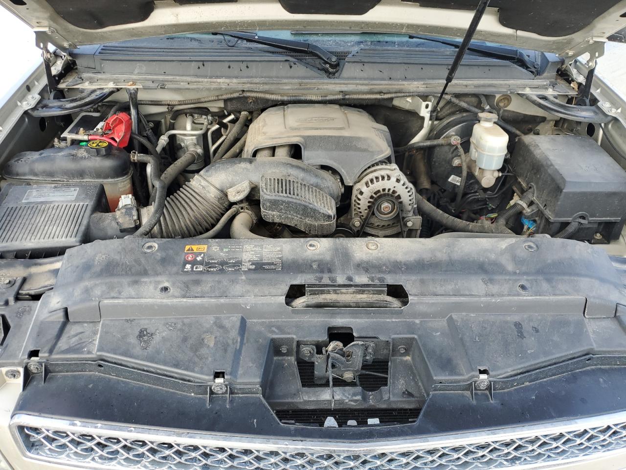 2014 Chevrolet Suburban - Image 14