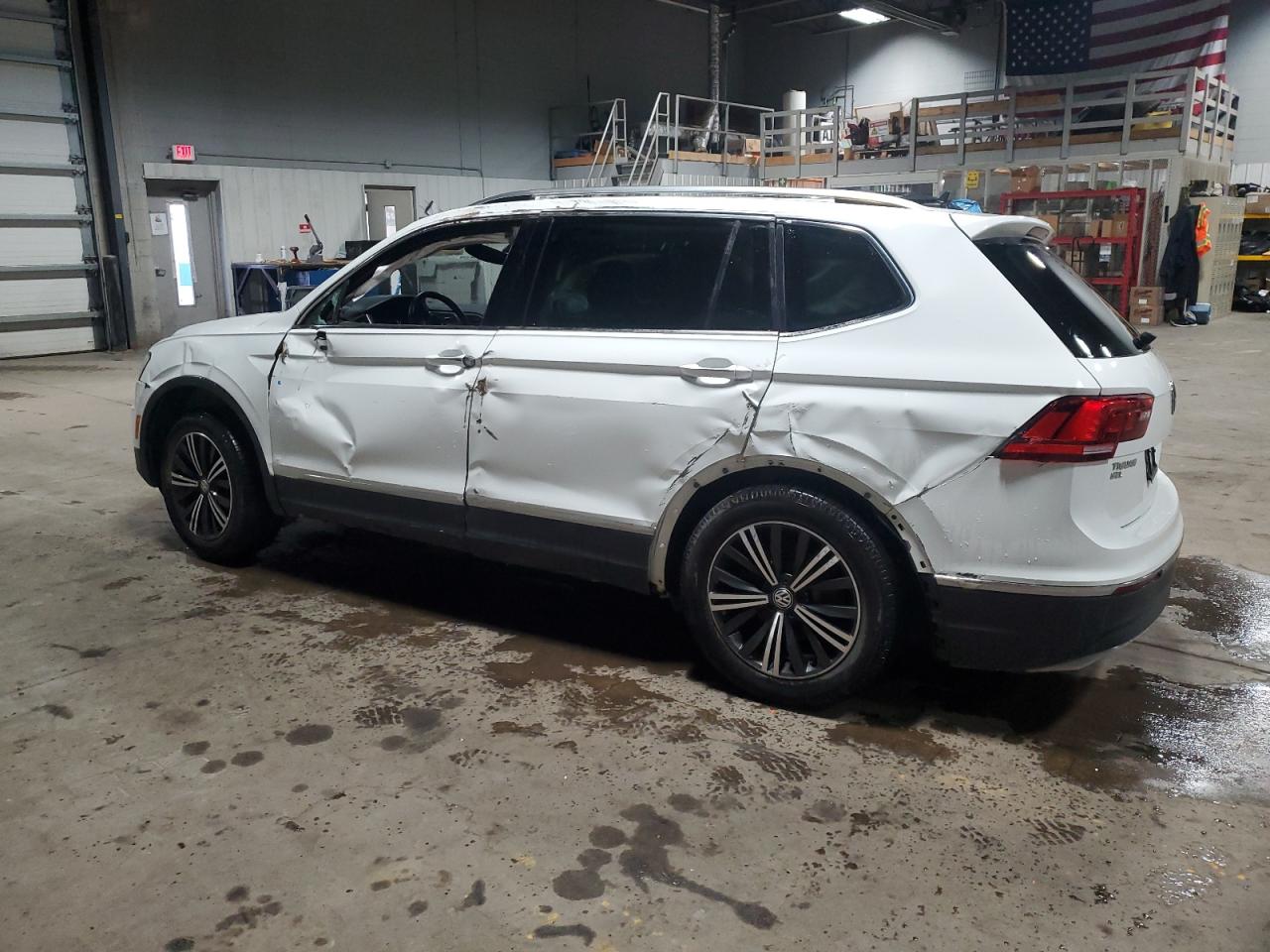 VIN 3VV2B7AX1JM111745 2018 VOLKSWAGEN TIGUAN no.2