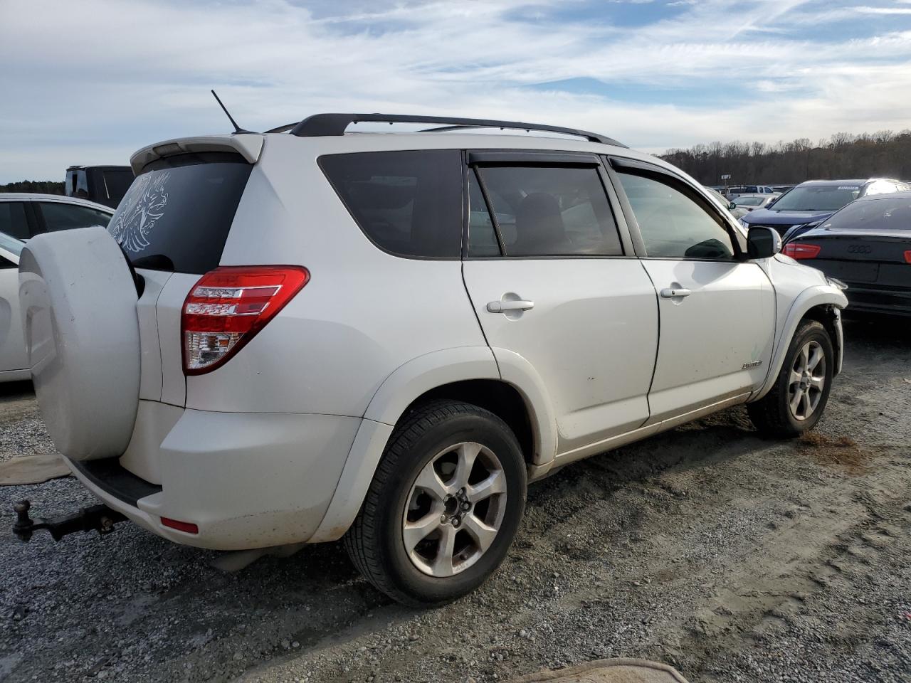 2011 Toyota RAV 4 - Image 3