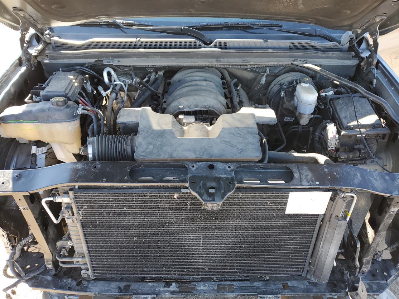 2019 Chevrolet Suburban - Image 12