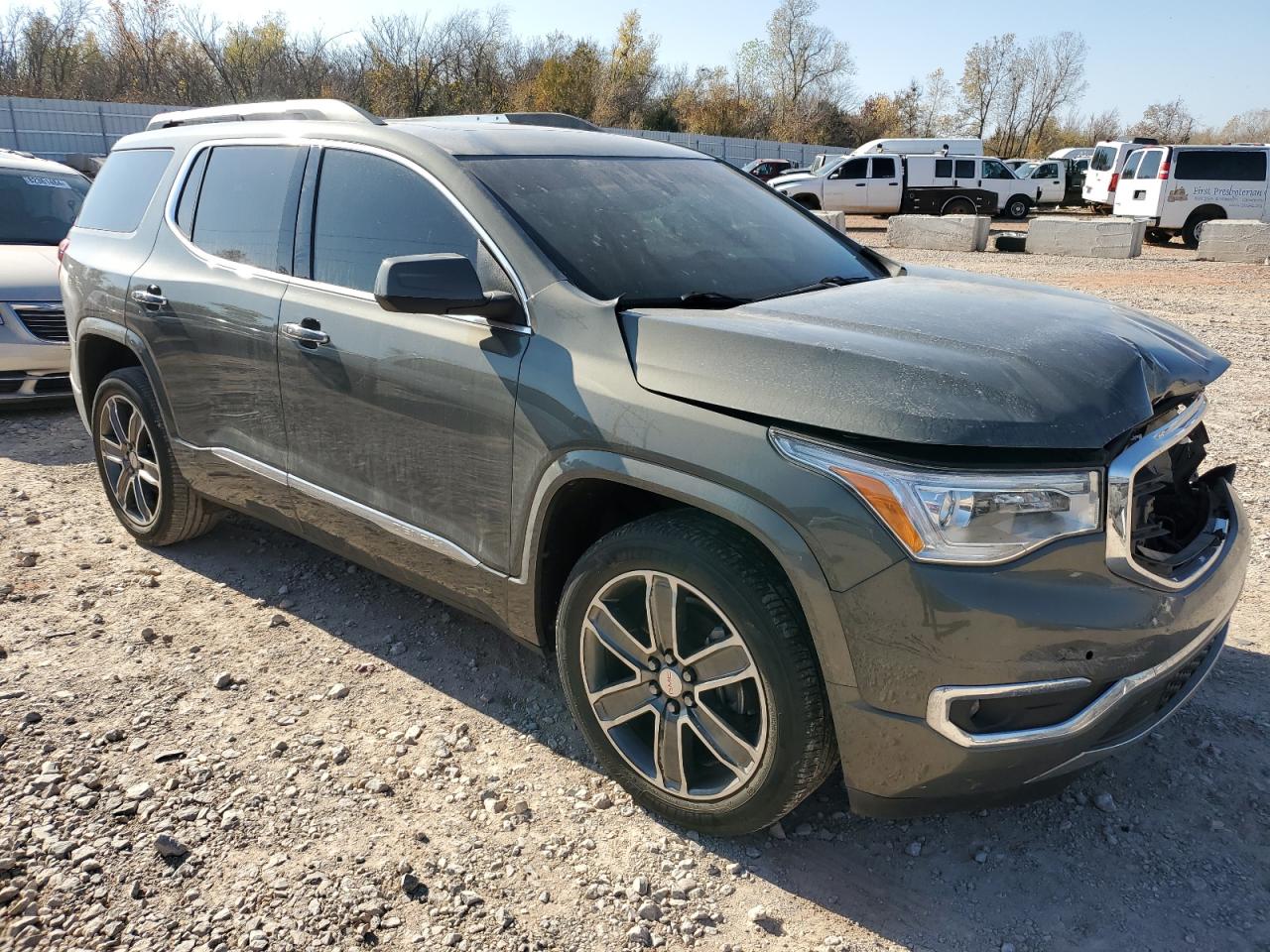 2017 GMC Acadia - Image 4