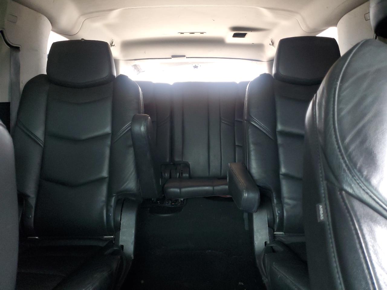 2015 Cadillac Escalade - Image 10