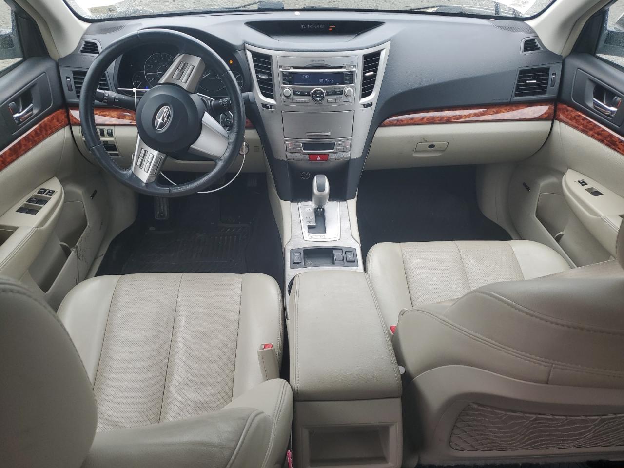 2011 Subaru Outback - Image 8