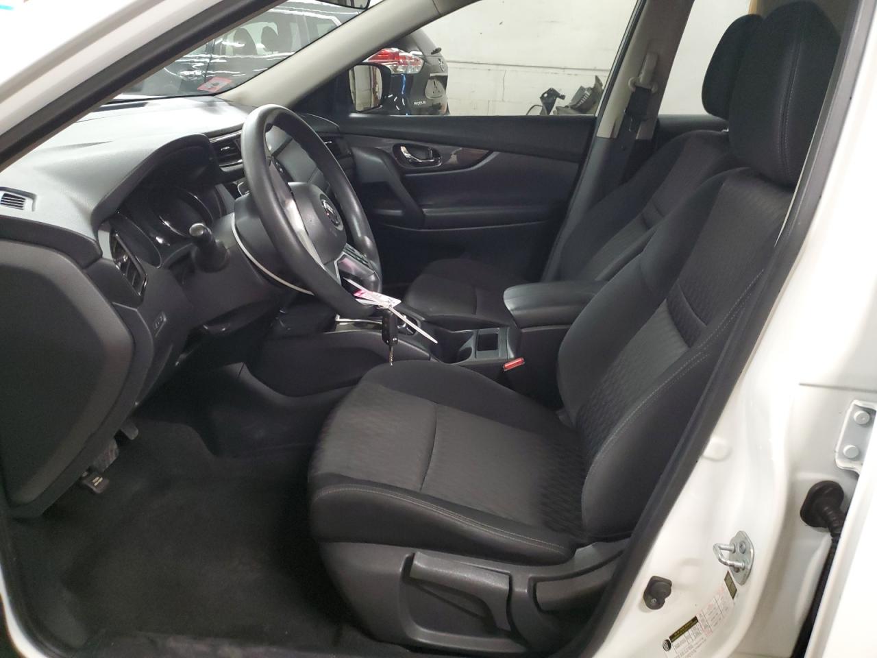 2017 Nissan Rogue - Image 7