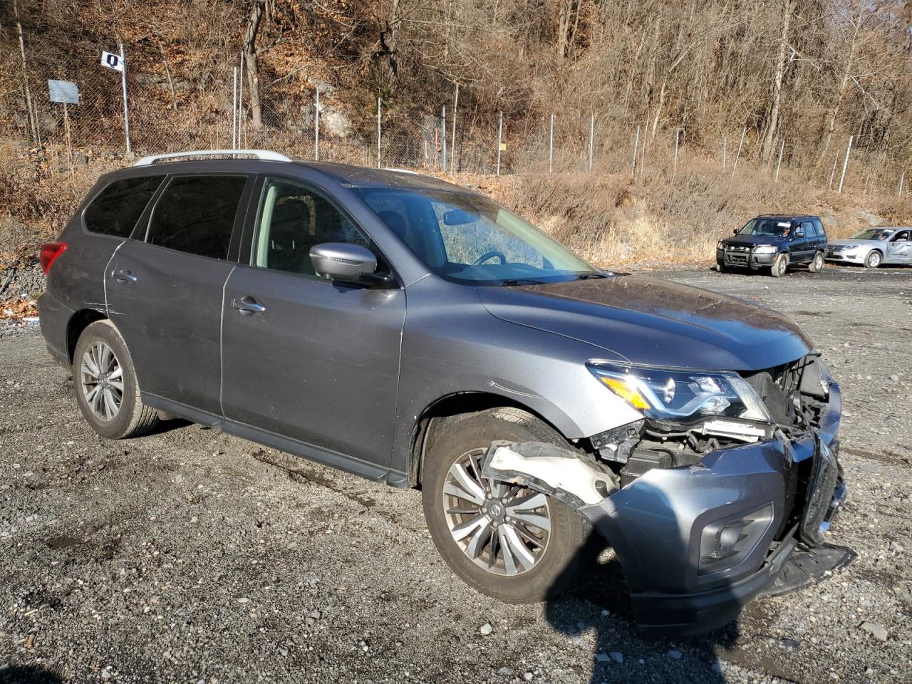 2019 Nissan Pathfinder - Image 4