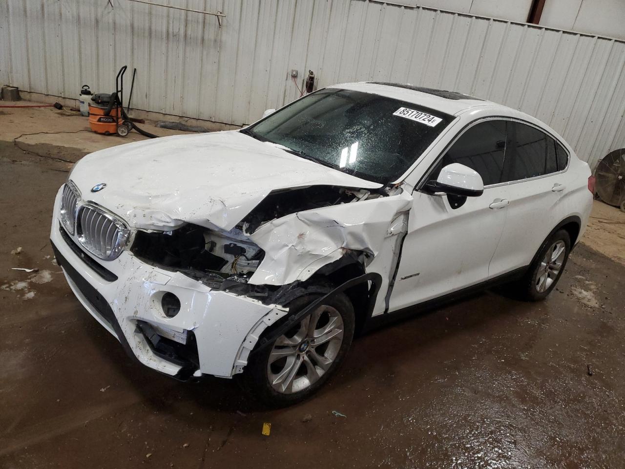 VIN 5UXXW3C51F0M87979 2015 BMW X4 no.1