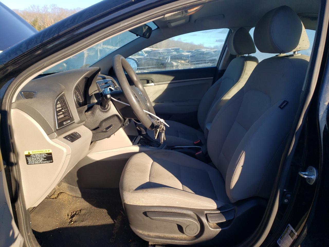 2018 Hyundai Elantra - Image 7