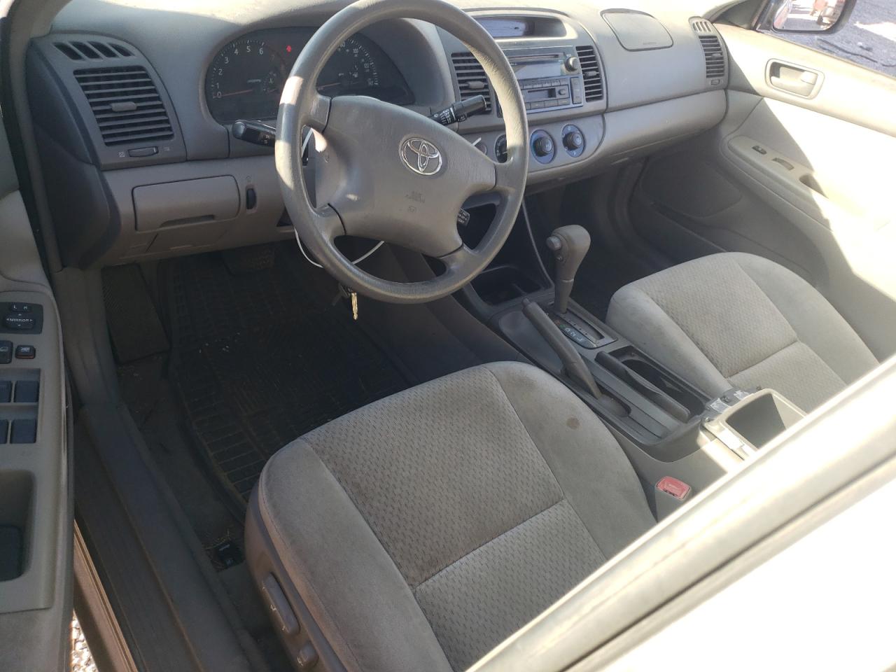 2004 Toyota Camry - Image 8