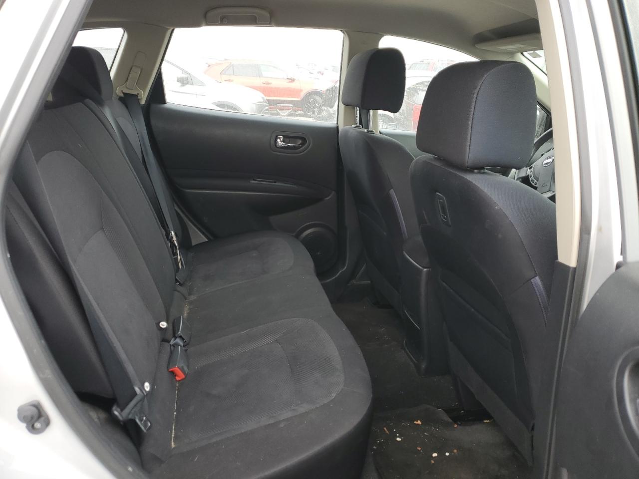 2015 Nissan Rogue - Image 10