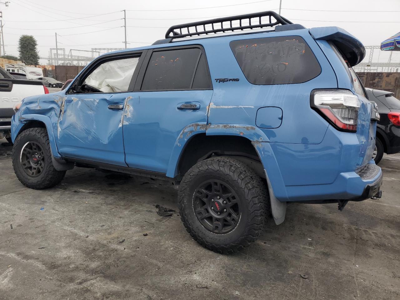 VIN JTEBU5JR2J5568130 2018 TOYOTA 4RUNNER no.2