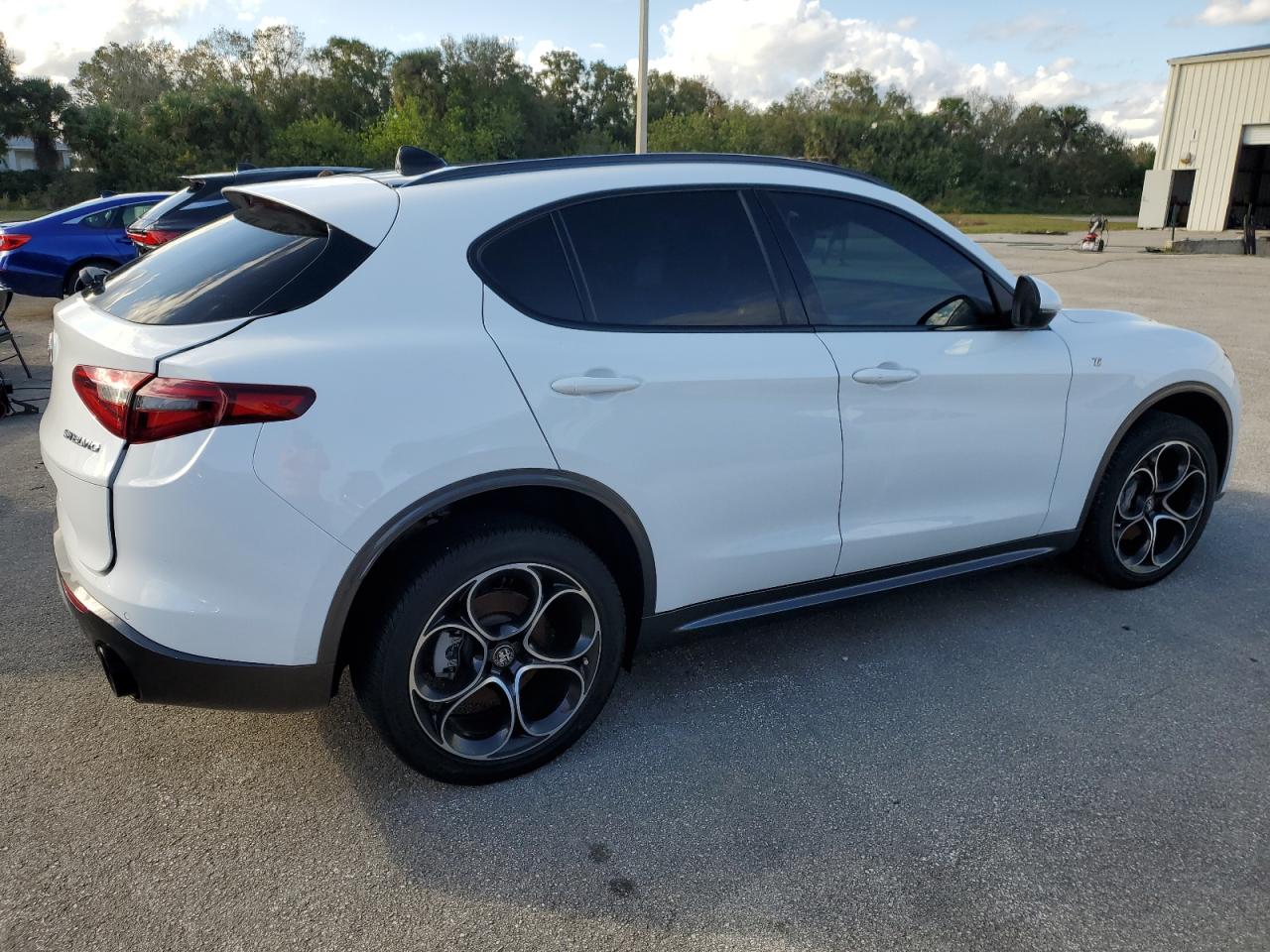 VIN ZASPAKBN7P7D55322 2023 ALFA ROMEO STELVIO no.3