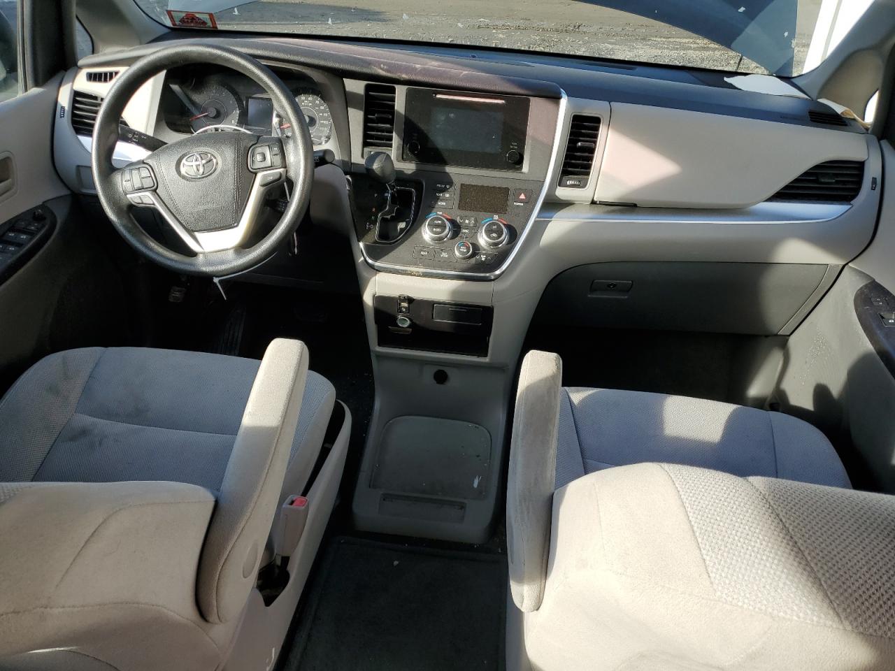 2016 Toyota Sienna VIN: 5TDZK3DCXGS700350 Lot: 83677684