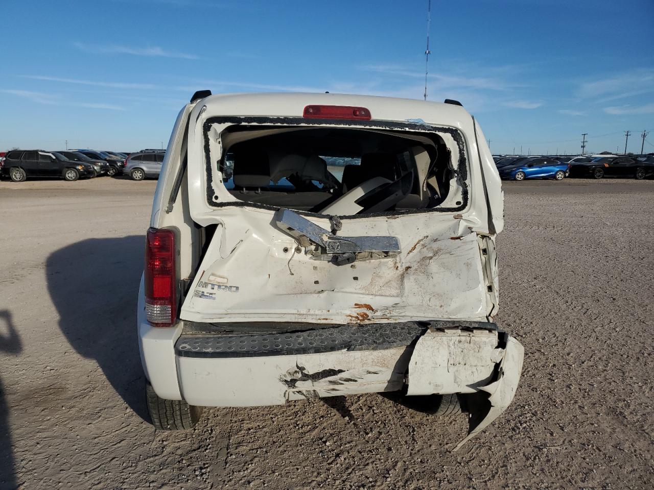 2008 Dodge Nitro - Image 6