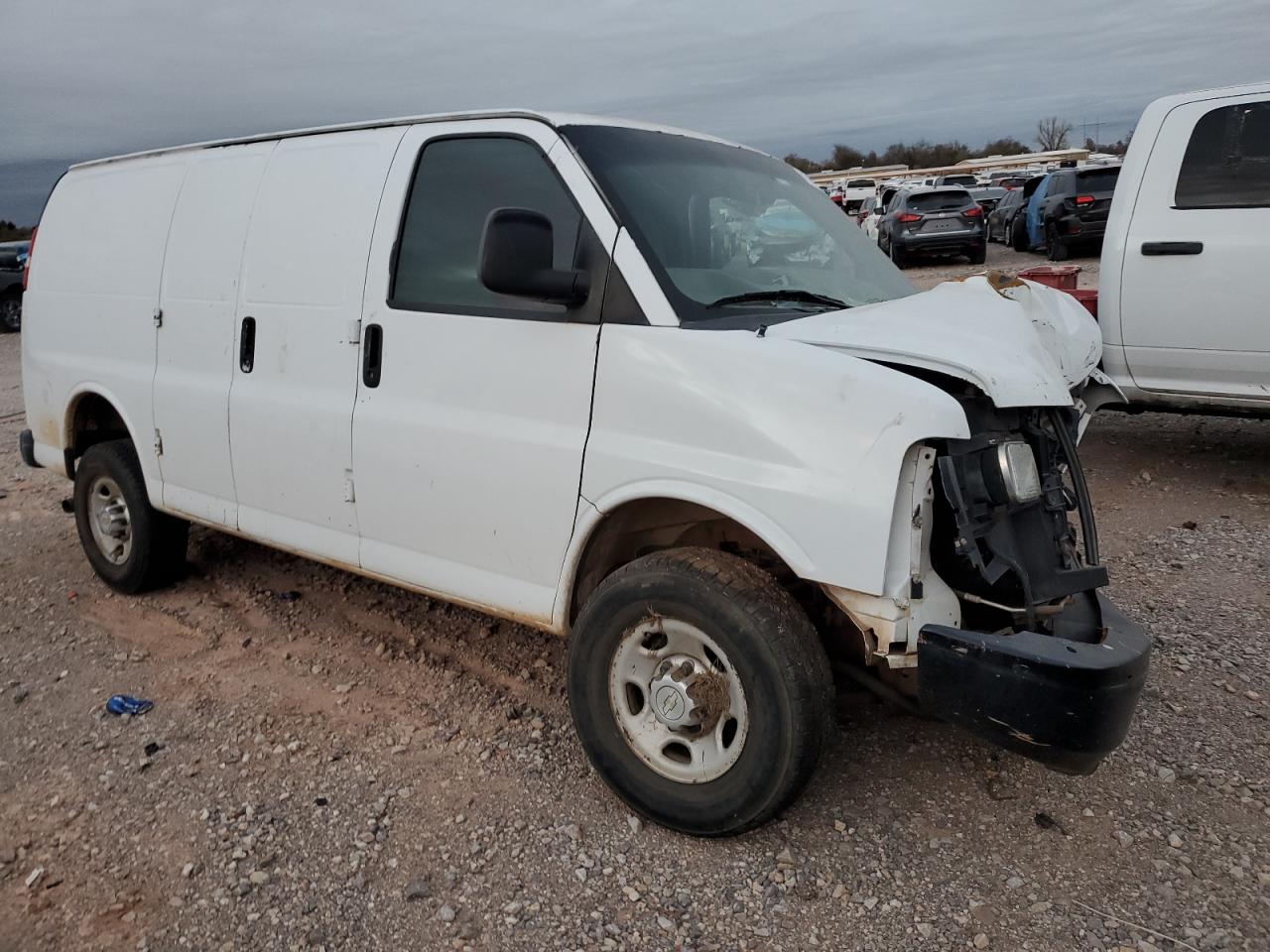 VIN 1GCWGFBA5D1117698 2013 CHEVROLET EXPRESS no.4