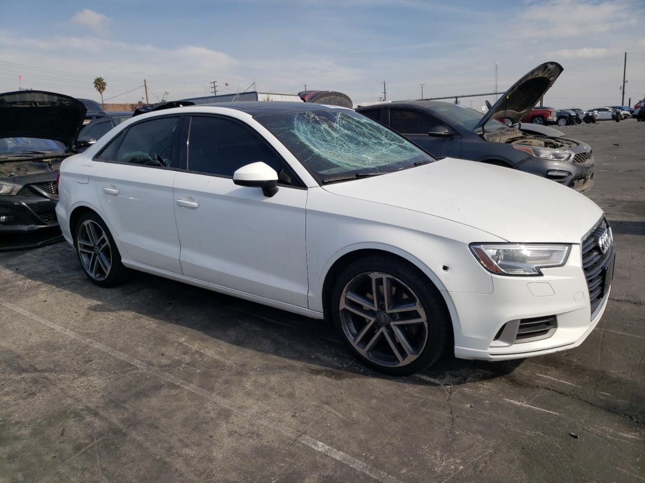 VIN WAUAUGFF3H1038144 2017 AUDI A3 no.4