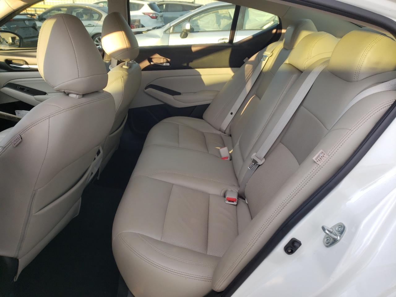2019 Nissan Altima - Image 11
