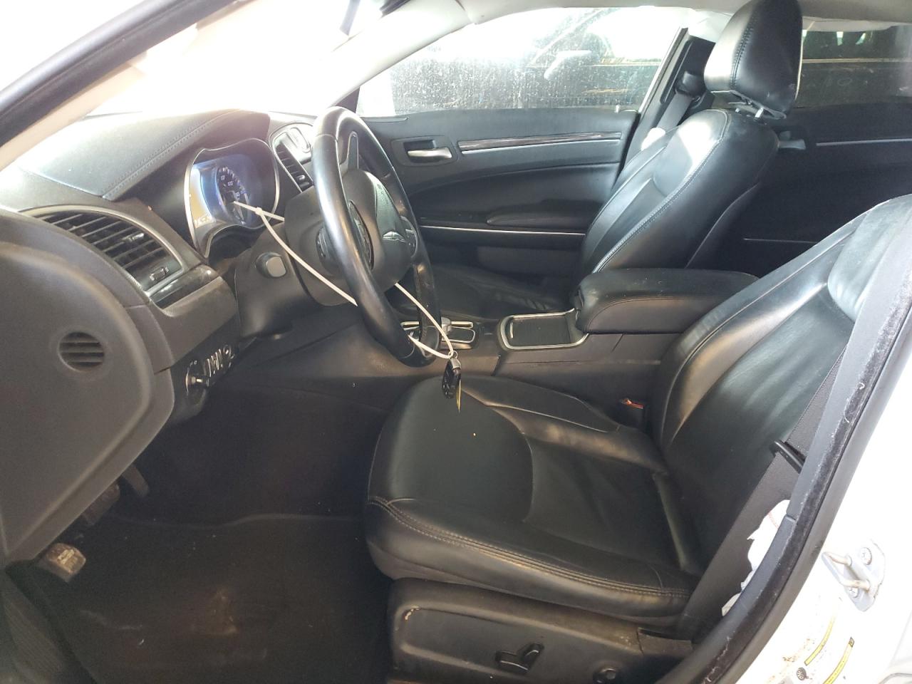 2017 Chrysler 300 - Image 7