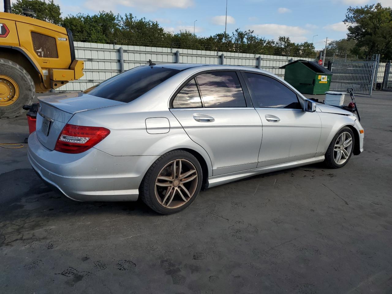 VIN WDDGF4HB8DR286052 2013 MERCEDES-BENZ C-CLASS no.3