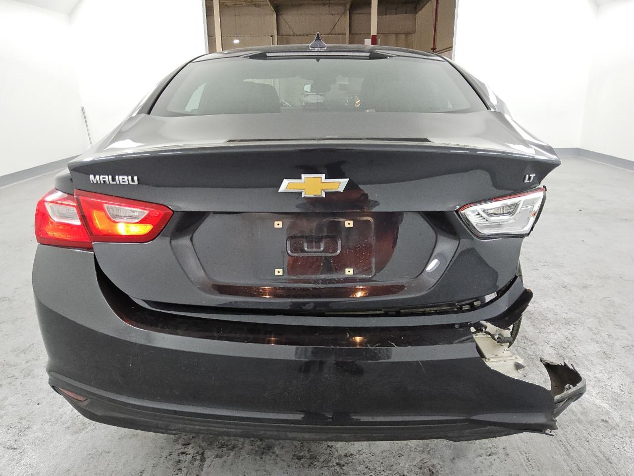 2023 Chevrolet Malibu - Image 6