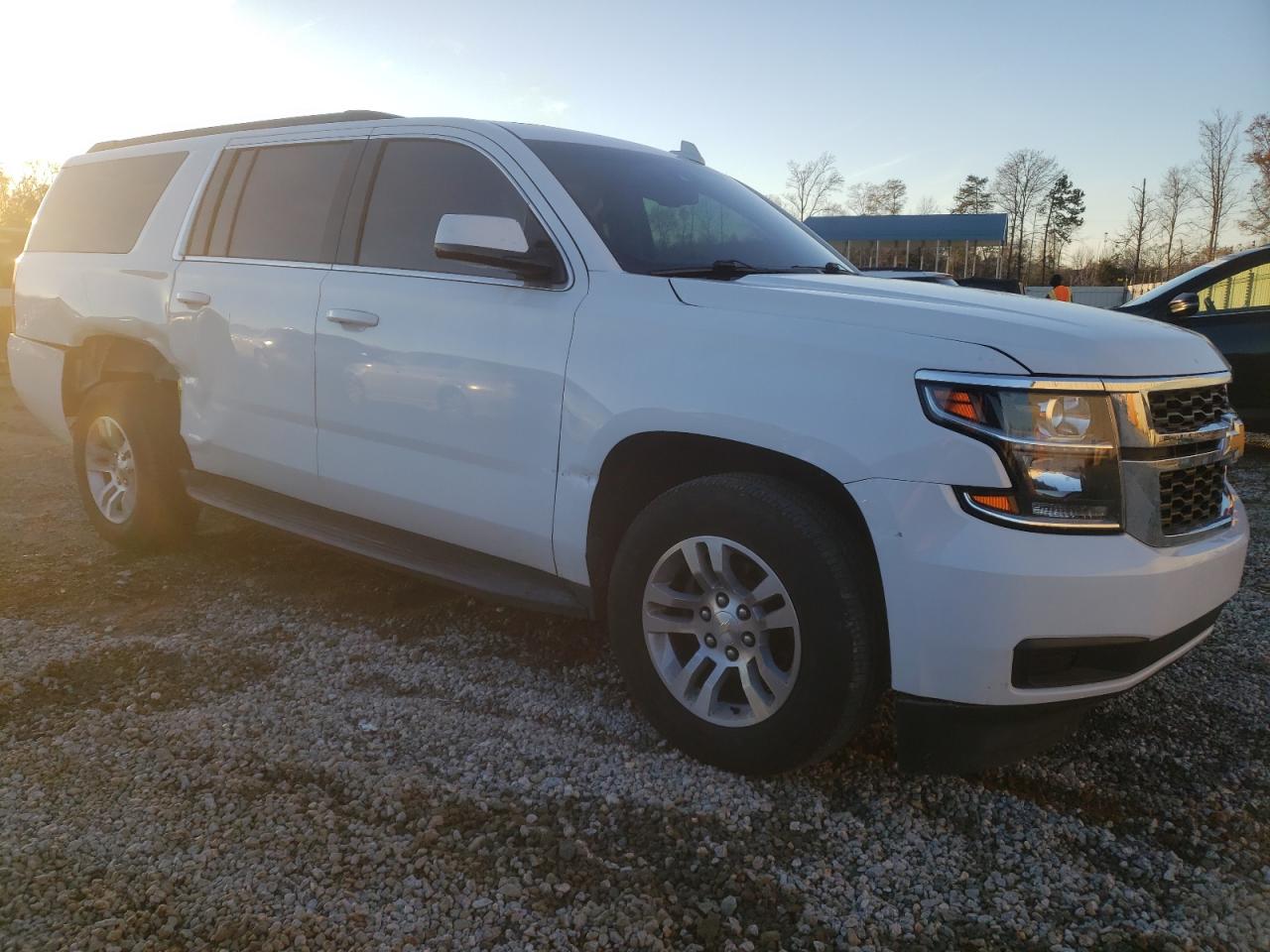2018 Chevrolet Suburban - Image 4