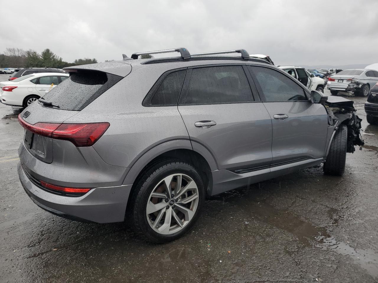 VIN WA1LAAGEXMB017927 2021 AUDI E-TRON no.3