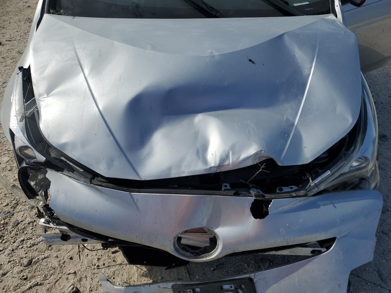 2016 Toyota Prius - Image 12