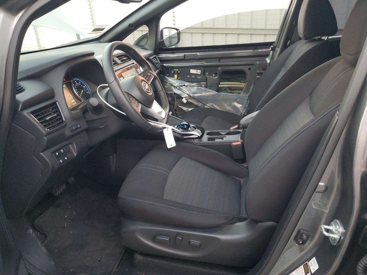 2024 Nissan Leaf - Image 7