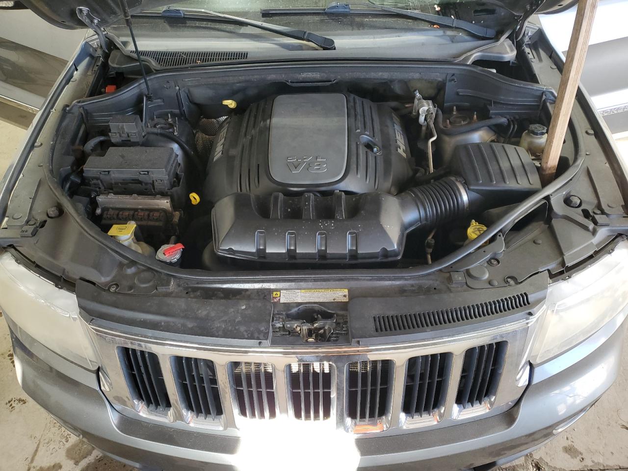 2011 Jeep Grand Cherokee - Image 12